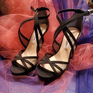 Nina Black glitter platform pumps